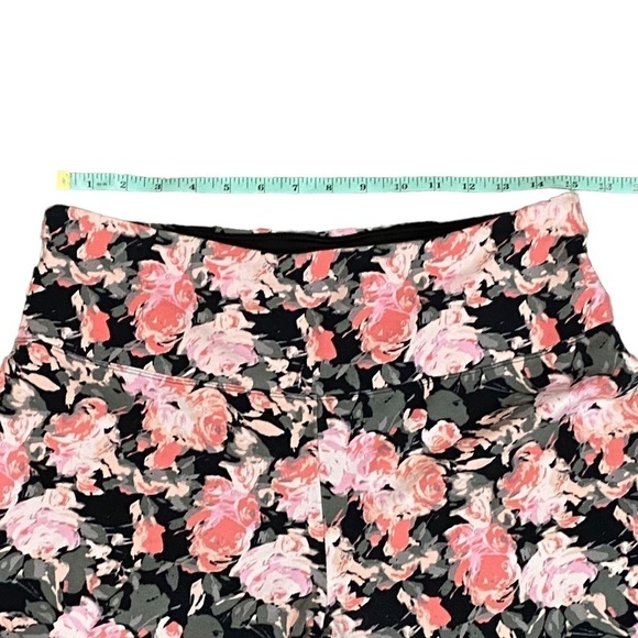 CASABLANCA - FLORAL WORKOUT PANTS IN BRIGHT PINKS - CALF LENGTH -GOOD SUPPORT B6 - Picture 3 of 9
